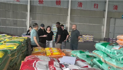 Overseas customers come to visit and deepen cross-border cooperation